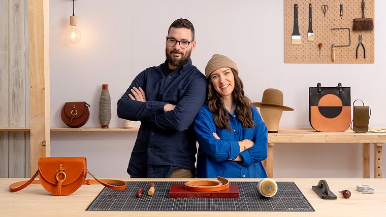 Artesanato em couro: design e confecção de uma bolsa tiracolo