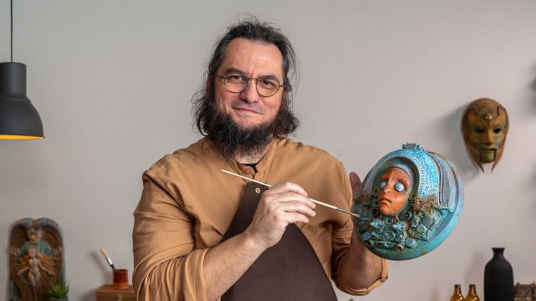 Bildhauerei und Farbe: Polychromie-Techniken