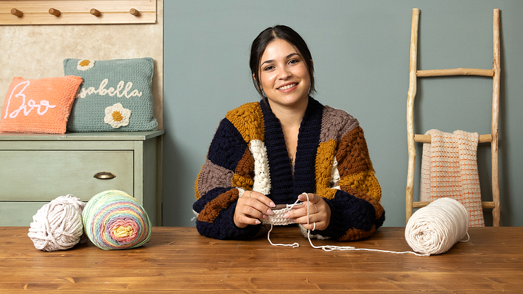 Create decorative crochet cushions
