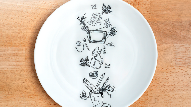 Decorațiuni ceramice cu decalcomanii digitale