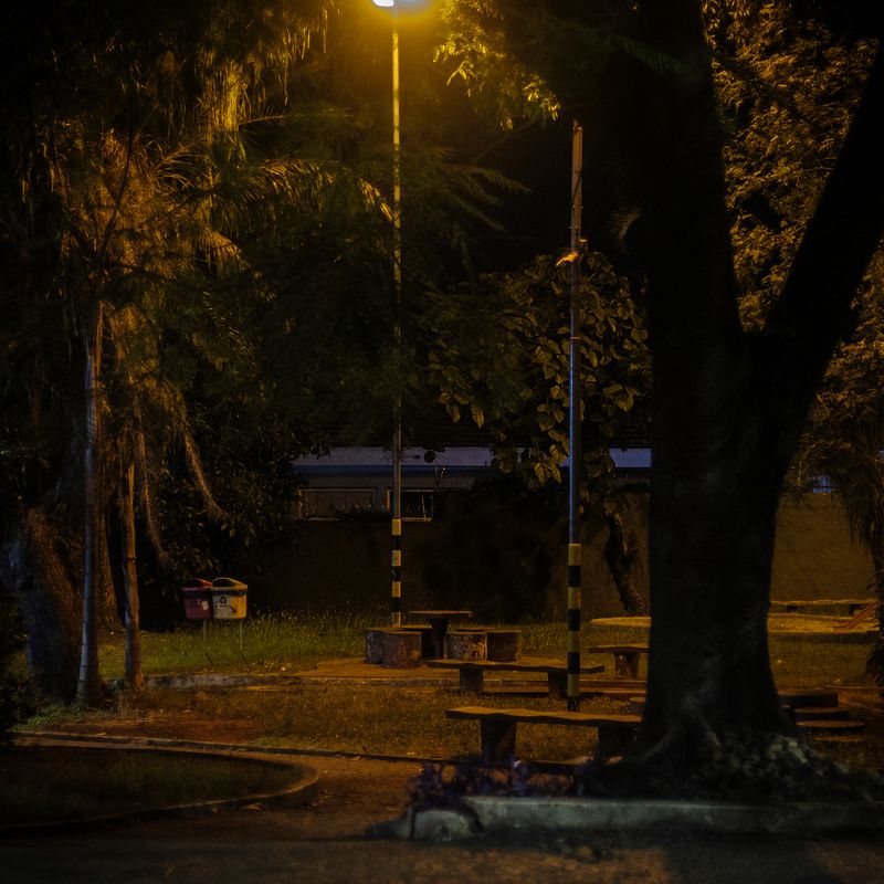 Praças Noite Adentro