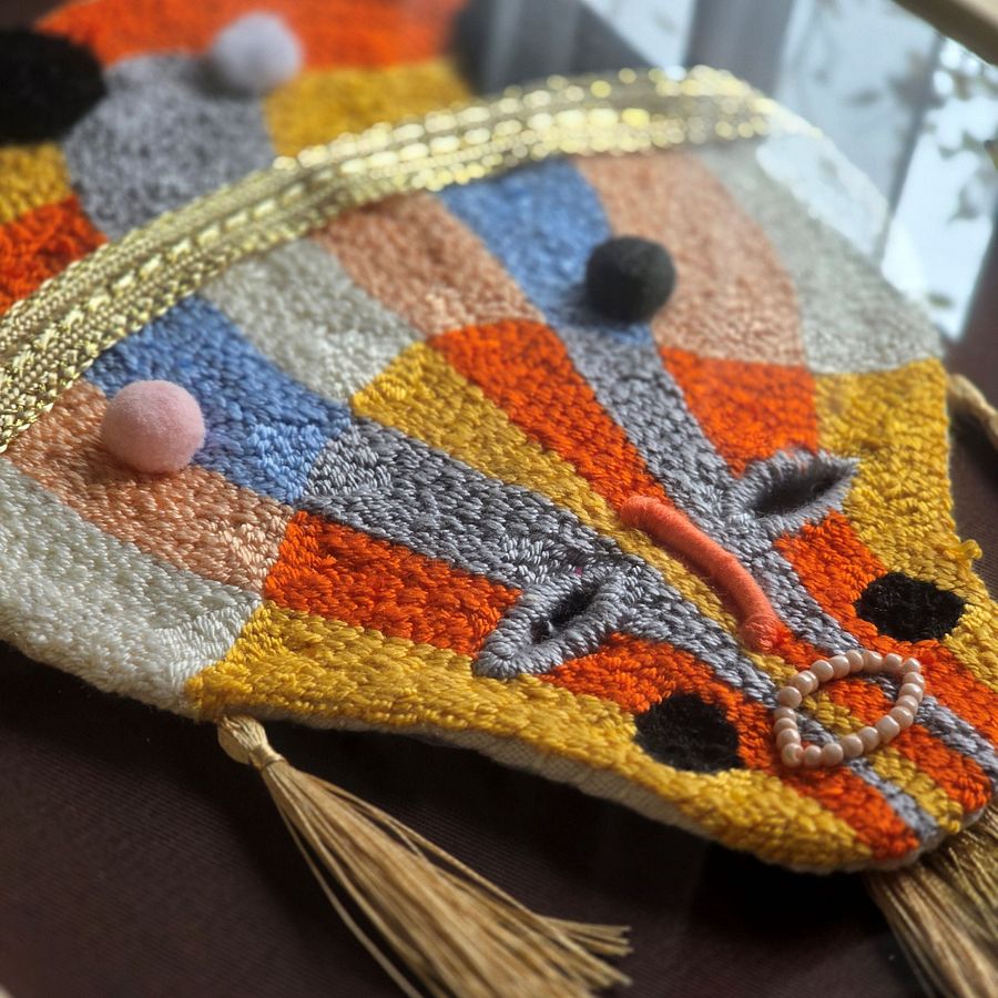 Máscara de Punch Needle