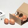 Clara: disseny d'envasat d'ous ecològics. Un progetto di Graphic design e Packaging di Mireia Pamboli - 28.06.2015