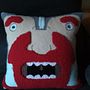 Mi Proyecto del curso: Bordado XL con aguja mágica. Cojín Thor y martillo.. Een project van Borduurwerk van Luz María Calvo Segovia - 24.08.2020