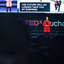 TEDx Bucharest: The counter intuitive truth about where customers are heading . Un projet de Design de présentation , et Marketing de Delia (Dumitrescu) Wieser - 05.02.2022