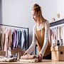 Tips for Starting a Clothing Business for Beginners. Bordado, Costura, Estamparia têxtil, e Serigrafia projeto de Konveksi Jakarta - 18.03.2022