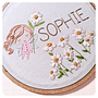 Placa de Porta da Sophie. Un progetto di Ricamo e Textile Design di Bruna Peixoto - 24.04.2022