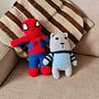 Spiderman y el Oso. Un progetto di Amigurumi di Patrizia Capanni Rap - 17.09.2022