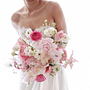 My project for course: Floral Arrangement Design with Seasonal Blooms. Un projet de Design d'intérieur, Pa, sagisme, Décoration, DIY , et Art floral et végétal de Indah Chrisninda - 22.05.2023