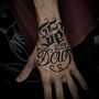 Meu projeto do curso: Lettering para tatuagem. Calligraph, Lettering, and Tattoo Design project by vitor2002antonio - 08.17.2023