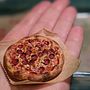 Miniature Pizzas from polymer clay . % Jocelyn McAuley tarafından hazırlanan Sanat ve El Sanatları, Tablo, He, Ve kel projesi - 02.01.2024