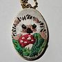 Woodland Hedgehog Embroidery Necklace. Un proyecto de Artesanía de Rebecca Rulo - 04.02.2024