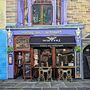 Edinburgh Cafe in guache. Een project van  Architecturale illustratie, Schilderen met gouache, Schilderij y  Schetsen van wendyjevans808 - 15.06.2025