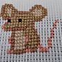Rata en punto de cruz . Un proyecto de Bordado, Tejido y Diseño textil de tanniaysl040505 - 17.05.2026