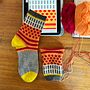Miss Quinn socks. Design de acessórios, Design de moda, Tecido, Tricô, e Design têxtil projeto de Ana Wengelaar - 24.09.2026