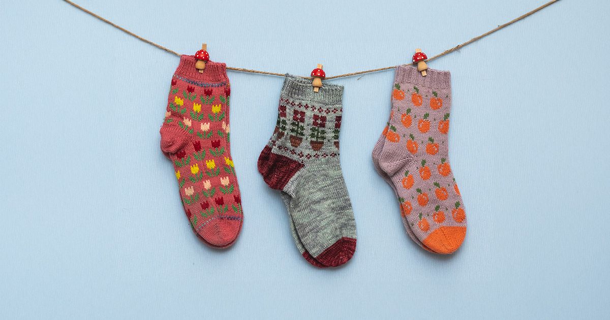 Free Download: Basic Colorwork Exercise For Learning To Knit Colorwork Socks by Charlotte Stone