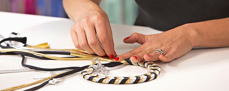 Textielsieraden creëren