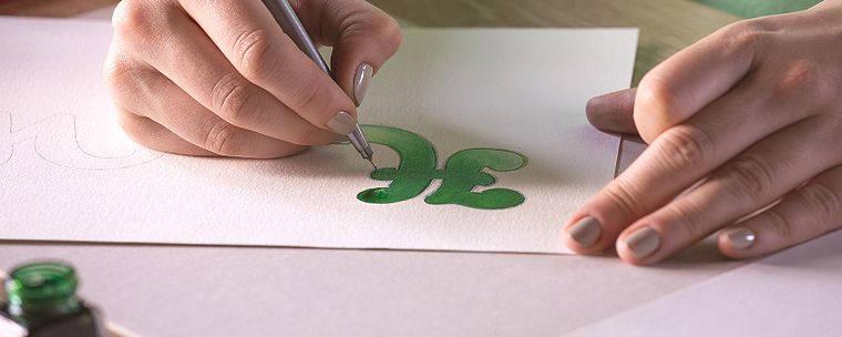 Introdução ao lettering com tinta