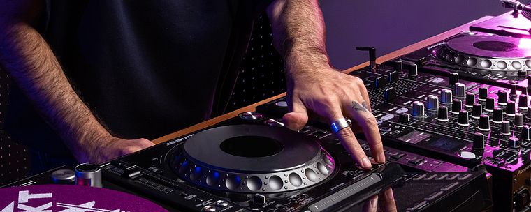 Mische elektronische Musik: von Anfänger bis DJ