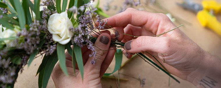 Coiffe florale : créez votre accessoire avec des fleurs