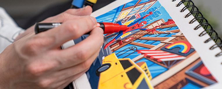 Illustriertes Zeichenheft in Farbe
