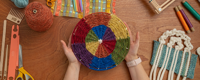 Hand-Weaving Techniques: Design Textile Accessories