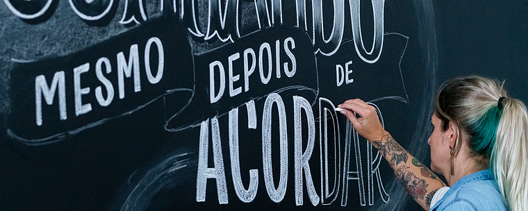 Lettering com giz para murais