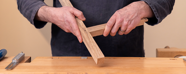Muebles de madera con técnicas de carpintería tradicional