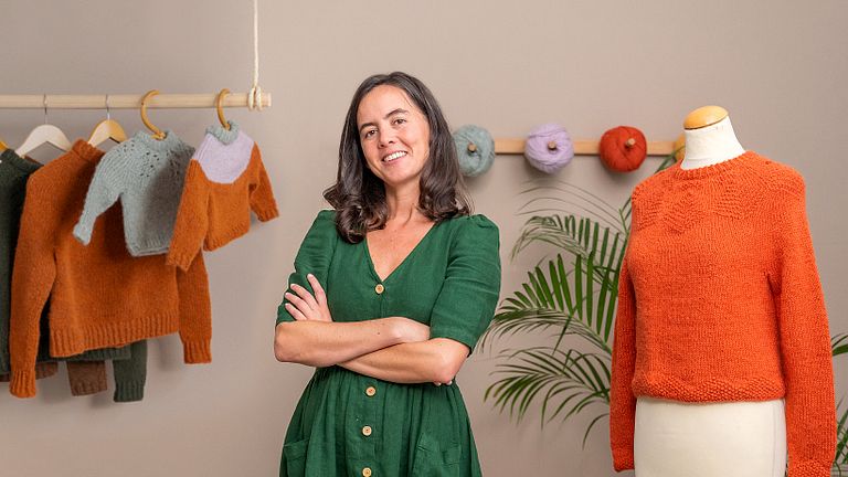 Design and Creation of Seamless Knitwear with Circular Needles | Carmen García de Mora by Carmen García de Mora