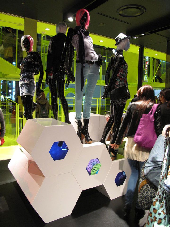 Shibuya shop installation (Tokyo) 10