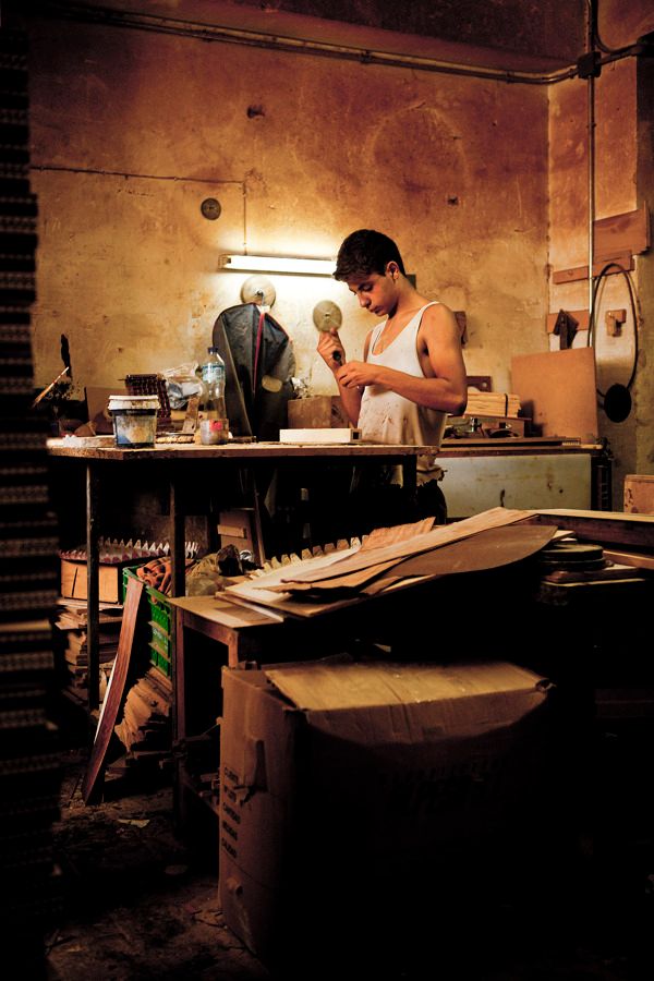 Tarxia - Grenadine Taracea wood for iPhone 12