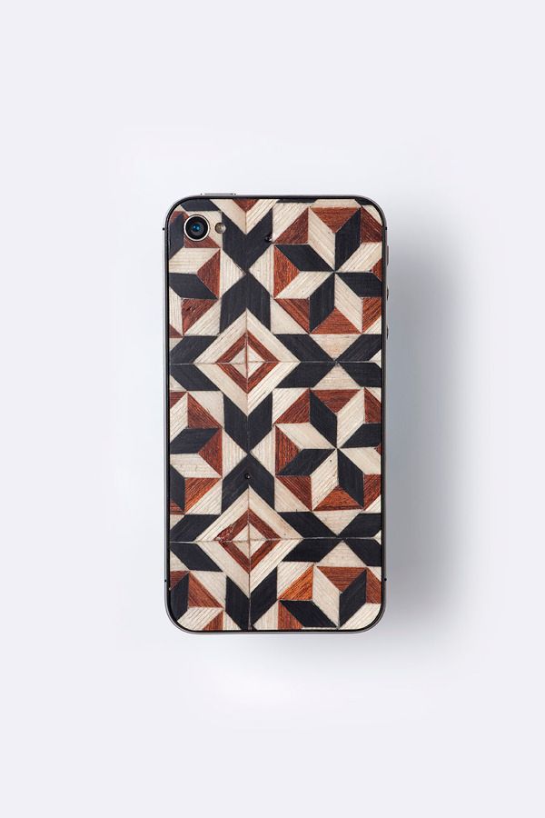 Tarxia - Grenadine Taracea wood for iPhone 18