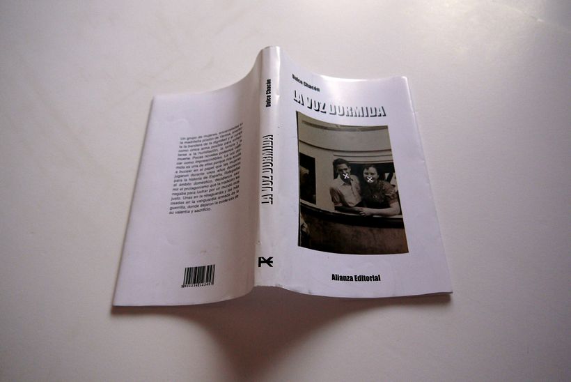 camisa del libro "la voz dormida" 1