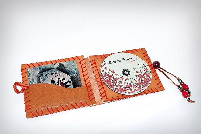 Packaging, libreto y naming para nuevo Cd recopilatorio de Ojos de Brujo 6