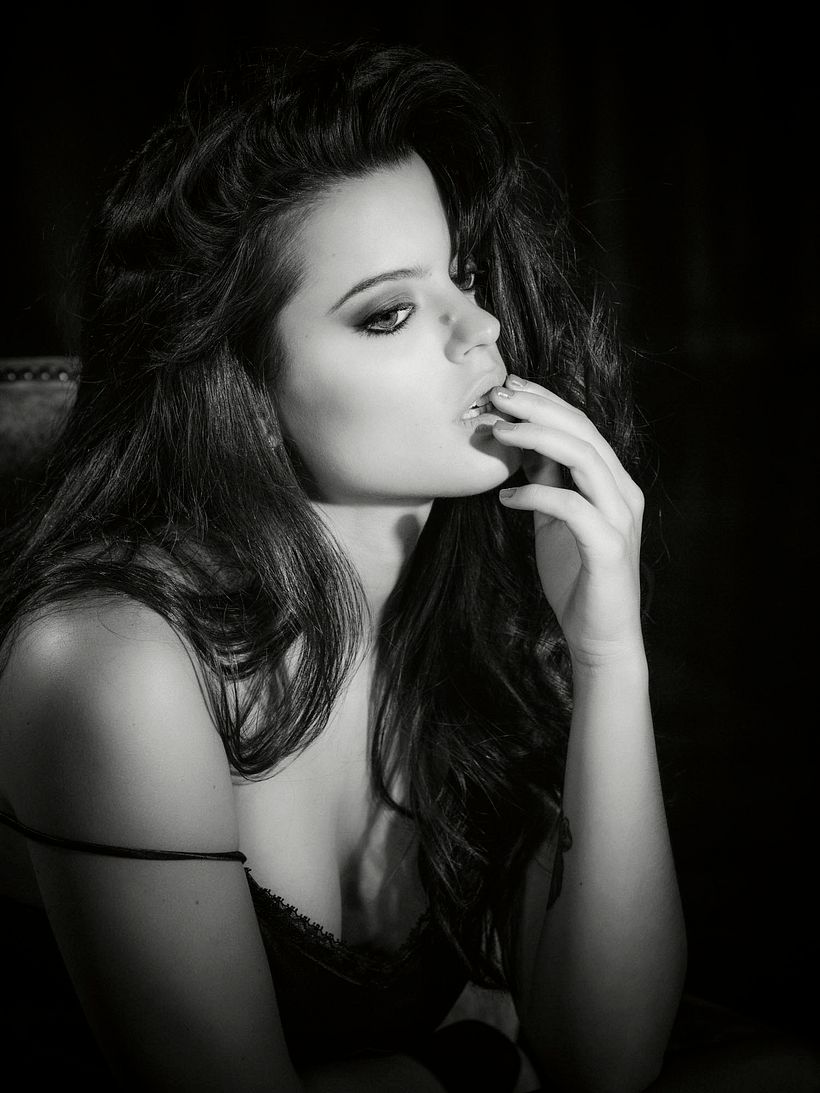 Adriana Torrebejano 6