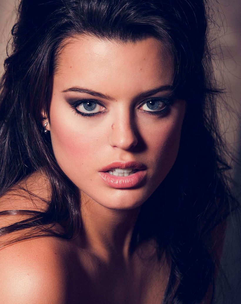 Adriana Torrebejano 11