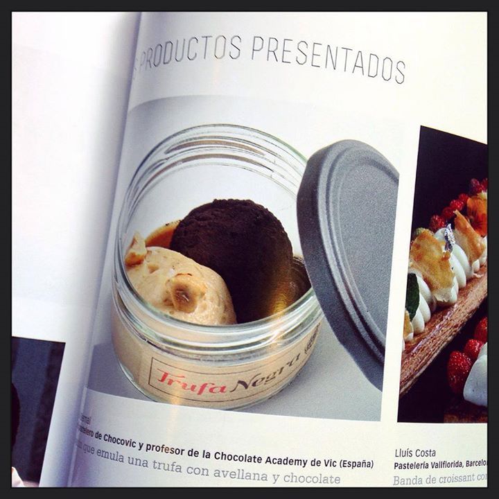 Graphics applied to packaging for dessert Raul Bernal 3