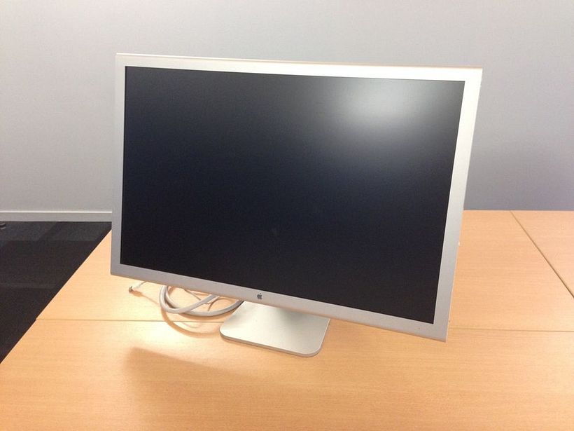 Apple Cinema Display 30" 1