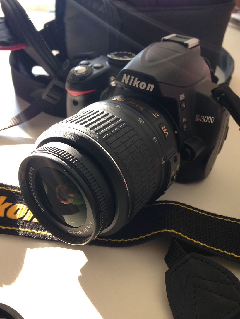 Vendo Nikon D3000 - 240€ 0