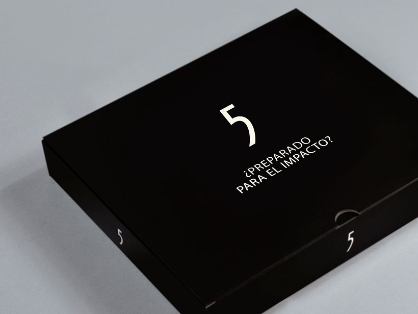 Caja vendedora lanzamiento Five Zephyr -1