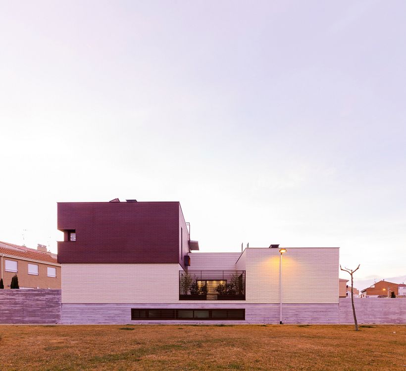 VIVIENDA EN CALLE DEL NORTE. Villares de la Reina (Sa). 3