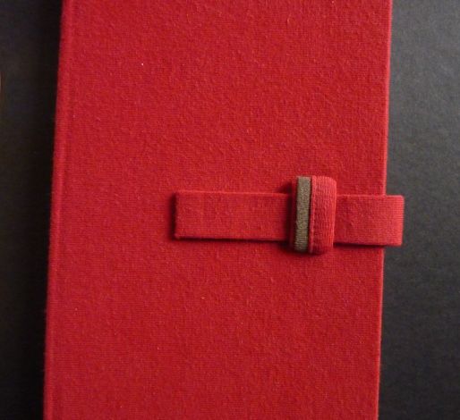 Libreta con cierre tipo lengüeta 1