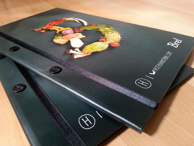 Restaurante Brel | Diseño de cartas + señalética 3
