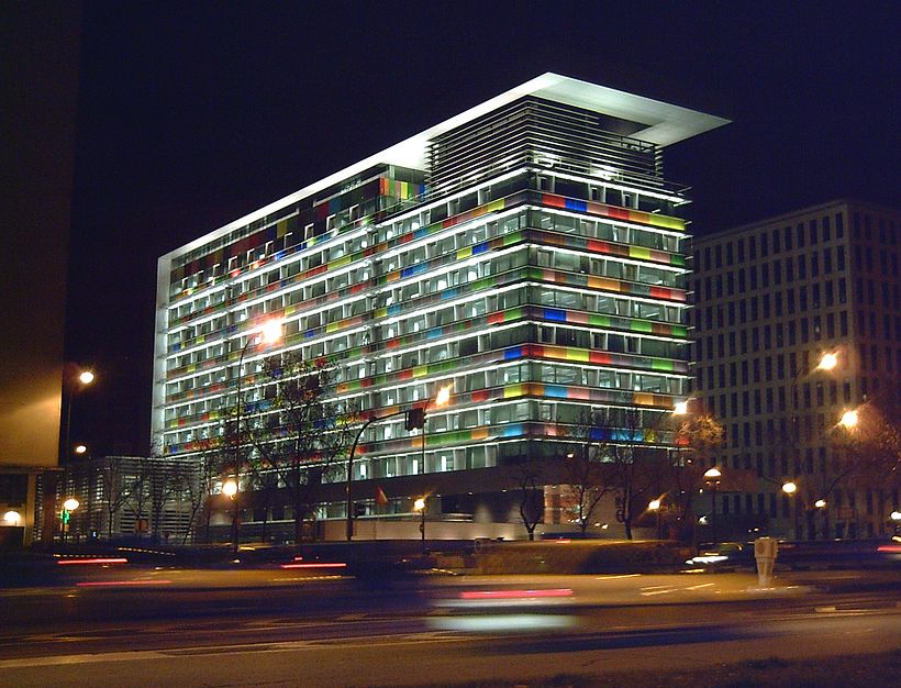 Fachada del INE 2