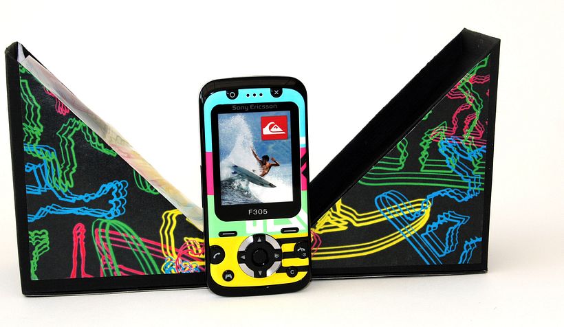 Packaging para Sony Eriksoon Ed. especial Quiksilver -1