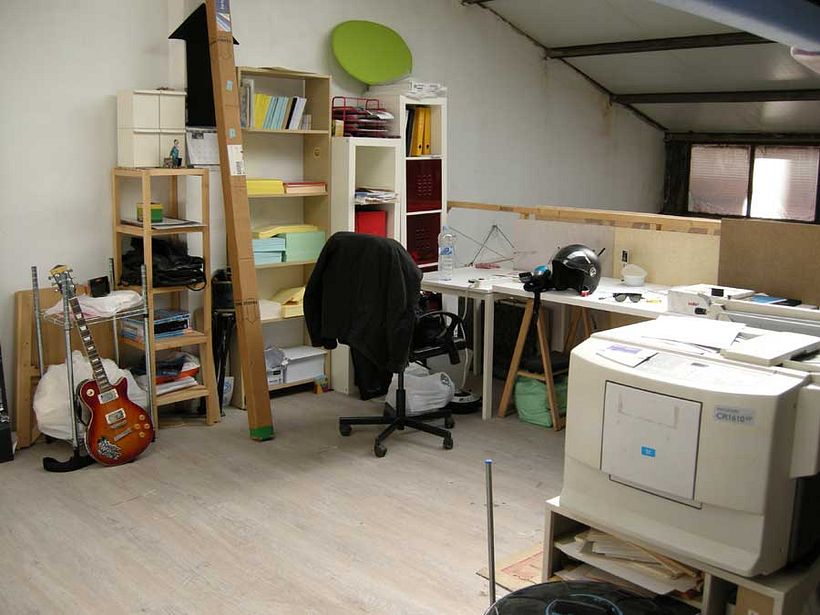 Espacio de trabajo en nave totalmente equipada en Madrid. Diseño, ilustración, serigrafía, grabado, pintura, laboratorio blanco y negro fotografía analógica. 2