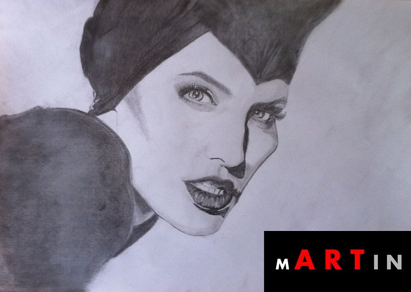 Angelina Jolie - Maléfica  5