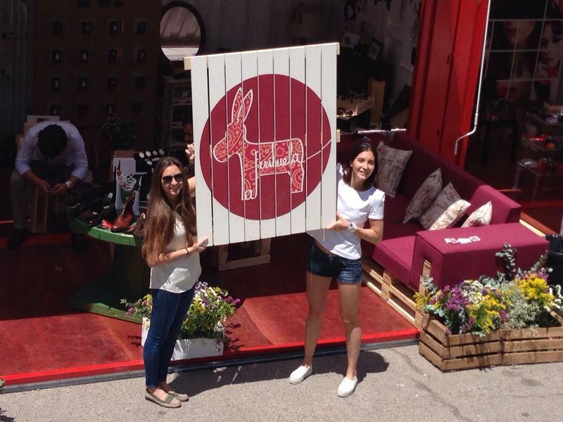 Diseño de logo para la empresa La Parihuela 3