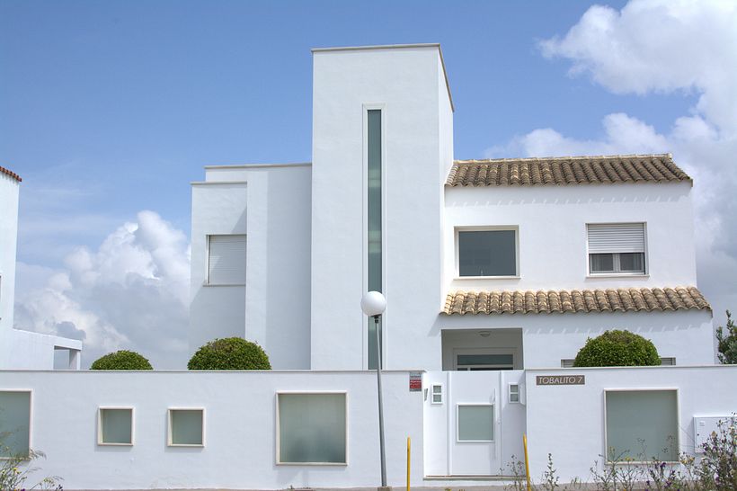 DISEÑO VALLA PRINCIPAL EN FACHADA VIVIENDA. 1