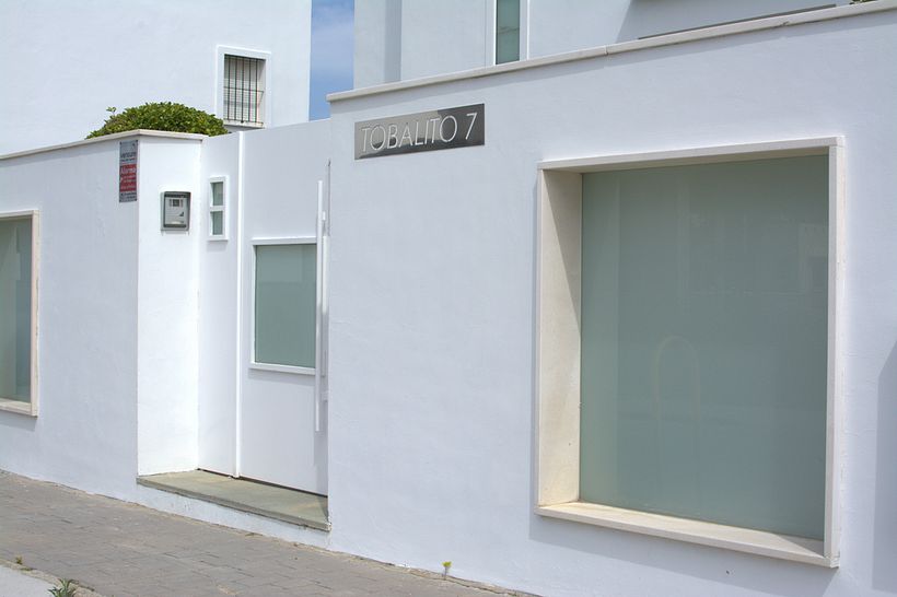 DISEÑO VALLA PRINCIPAL EN FACHADA VIVIENDA. 2